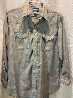 Wrangler Men’s light blue Plaid Western Button-Down Shirt pearl snaps